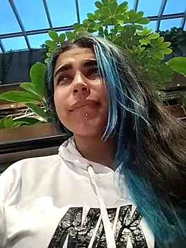 lyra-rain online show from February 13, 2025, 10:54 pm