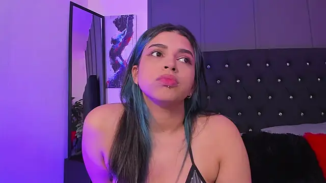 lyra-rain online show from March 14, 2025, 2:19 pm