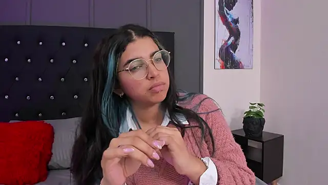 lyra-rain online show from March 6, 2025, 2:29 pm