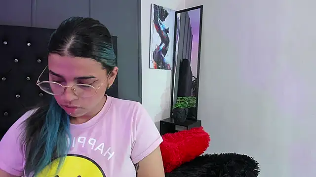 lyra-rain online show from March 5, 2025, 11:28 am