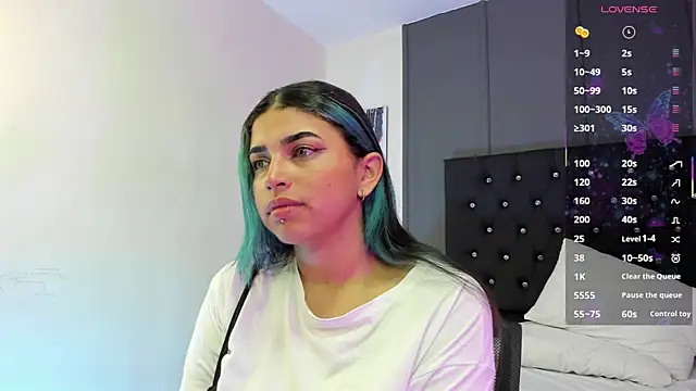 lyra-rain online show from March 8, 2025, 11:27 am