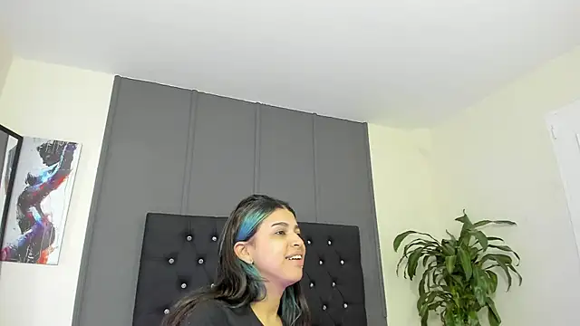 lyra-rain online show from March 14, 2025, 11:12 am