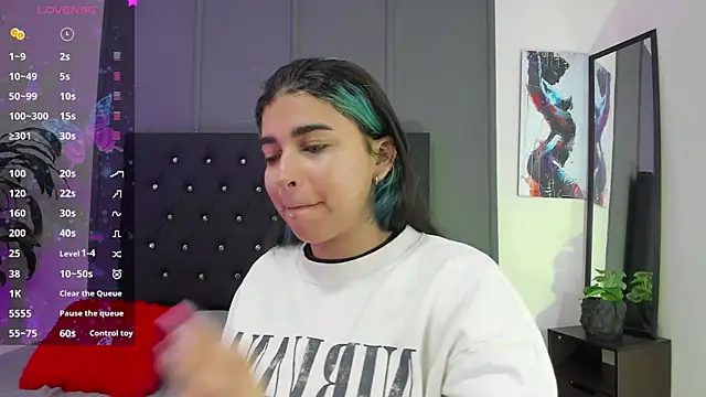 lyra-rain online show from February 13, 2025, 11:06 am