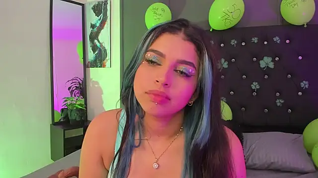 lyra-rain online show from March 17, 2025, 2:23 pm