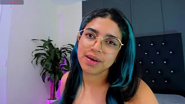 lyra-rain online show from March 1, 2025, 5:49 pm