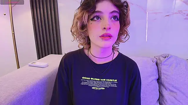 EvaHalsey online show from September 12, 2025, 8:30 pm