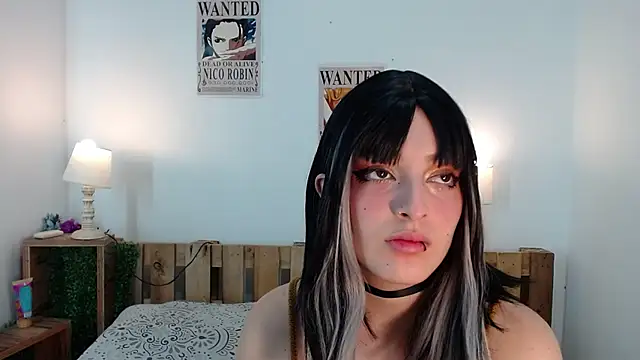 EvaHalsey online show from December 10, 2024, 7:43 pm