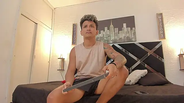 nakedfoam1 online show from September 23, 2025, 4:19 am