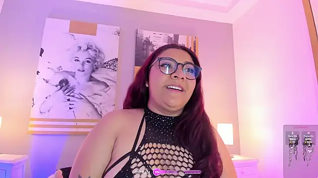 MeghanBurn online show from November 7, 2025, 12:21 pm