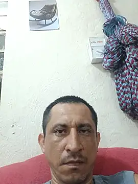Snapshot of Hugoloco2 chatting on June 3, 2026, 9:43 am Hugoloco2 online show from June 3, 2026, 9:43 am