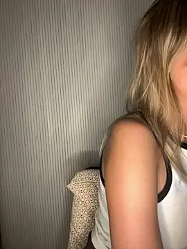 Milla  one online show from September 19, 2025, 7:18 pm