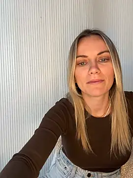 Snapshot of Milla__one chatting on April 20, 2026, 12:52 pm Milla one online show from April 20, 2026, 12:52 pm