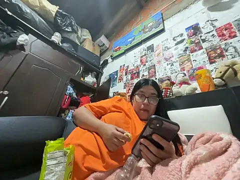 dafne19  online show from April 14, 2026, 4:39 am