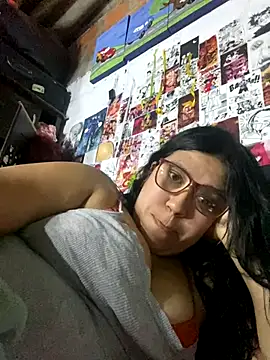 dafne19  online show from December 2, 2025, 2:23 am