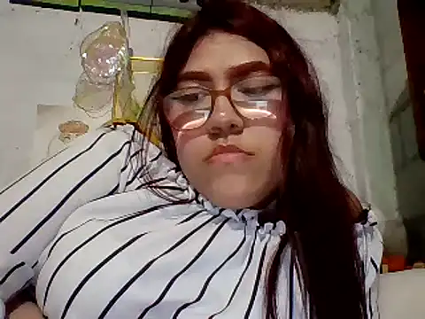 dafne19  online show from March 13, 2025, 2:27 am