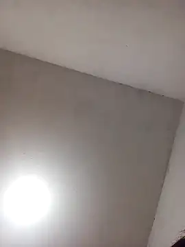 ambarlennoix online show from February 25, 2025, 11:32 am