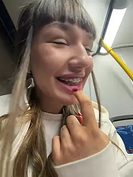 Sophie Avory online show from February 18, 2026, 5:31 pm