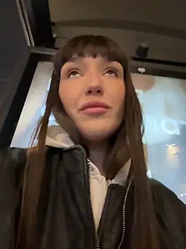 Sophie Avory online show from October 3, 2025, 7:37 pm