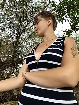 astiSWEET online show from September 12, 2025, 1:39 am