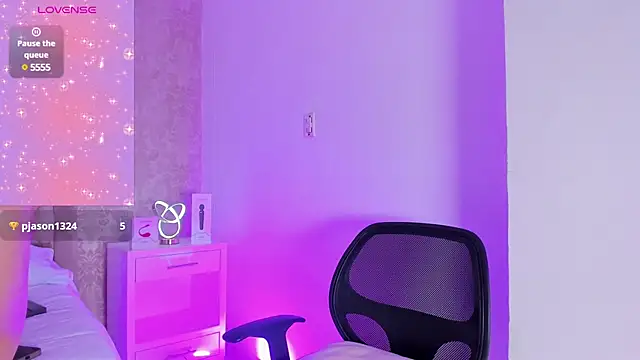 LiaFlowers online show from January 28, 2025, 1:29 am