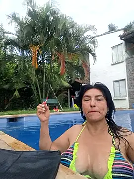 Snapshot of katysquirtdirty chatting on November 2, 2025, 8:36 pm katysquirtdirty online show from November 2, 2025, 8:36 pm