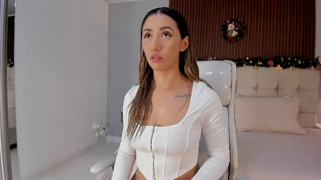 Emma23   online show from December 2, 2025, 6:15 am