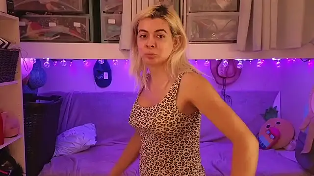 cunty tranny lydia online show from October 15, 2025, 5:28 am