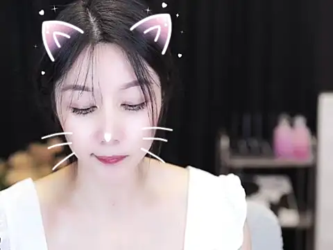 Nuyoah-77 online show from September 26, 2025, 4:03 pm