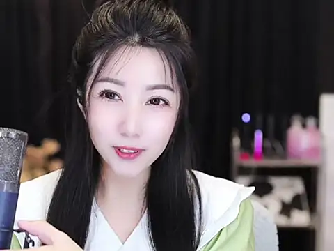 Nuyoah-77 online show from September 19, 2025, 4:55 pm