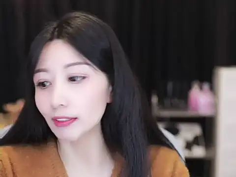 Nuyoah-77 online show from November 7, 2025, 2:43 pm