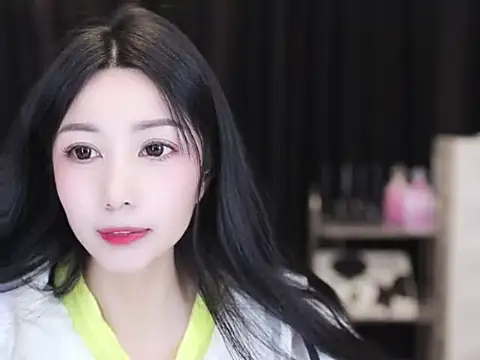 Nuyoah-77 online show from November 17, 2025, 1:26 pm