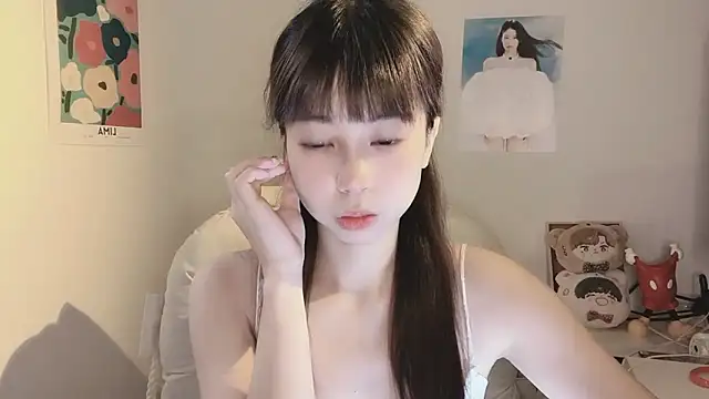 -Hottie online show from September 9, 2025, 4:16 pm