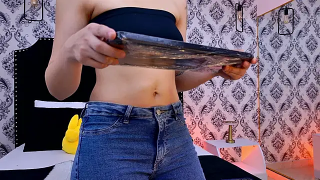 SaaraBrown online show from January 11, 2026, 12:12 pm