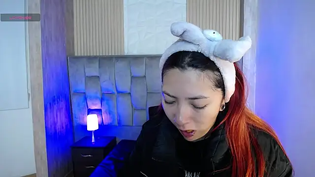 Mia Rinn online show from October 15, 2025, 1:52 pm