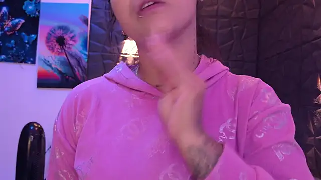 graceymilf666 online show from October 28, 2025, 11:42 am