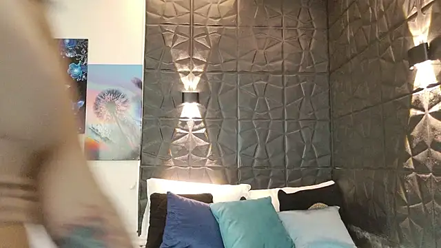 graceymilf666 online show from September 17, 2025, 11:23 am