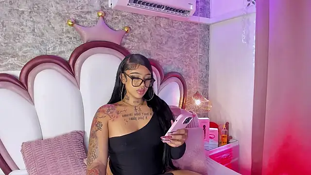 Mia Jansen online show from March 30, 2026, 1:23 pm