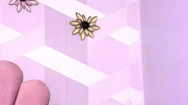 KylieMonnett online show from March 19, 2026, 9:20 am