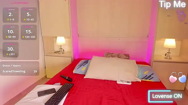 EmilyyStuart online show from September 28, 2025, 4:08 am