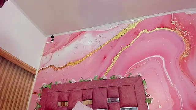 melody paris online show from October 2, 2025, 10:51 am