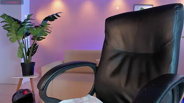 Lyssa Muller online show from March 19, 2025, 3:19 pm