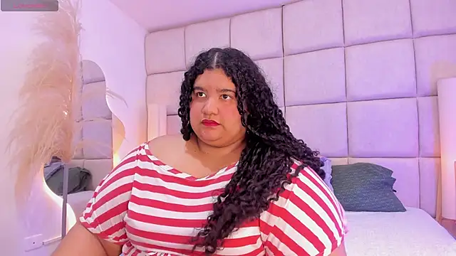 Miley Collins online show from November 21, 2025, 7:24 pm