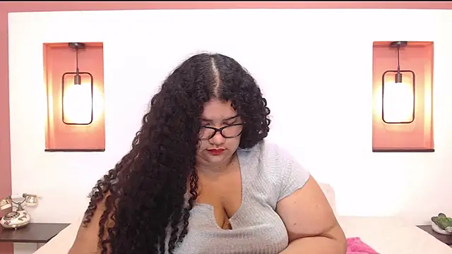 Miley Collins online show from March 11, 2025, 4:29 pm