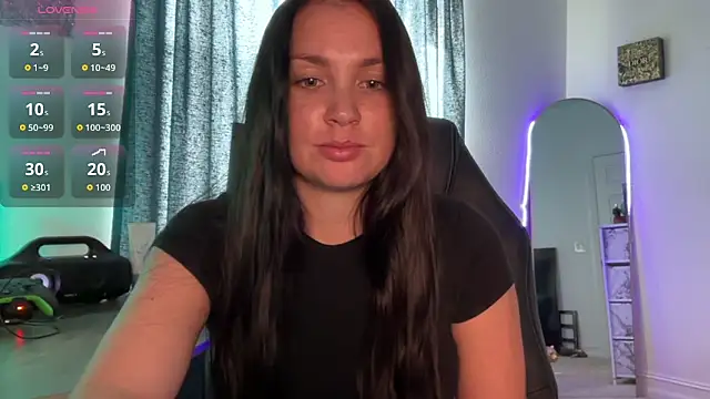 sweetsariaah online show from October 8, 2025, 7:36 pm