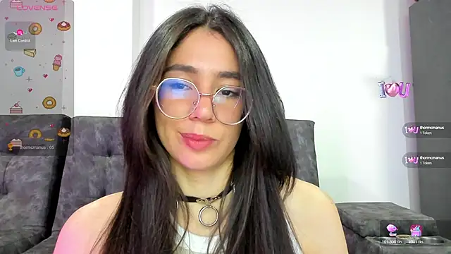 Snapshot of emmadiaz1 chatting on January 12, 2025, 12:49 am emmadiaz1 online show from January 12, 2025, 12:49 am