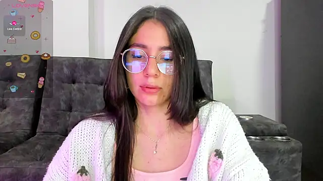 Snapshot of emmadiaz1 chatting on February 26, 2025, 1:46 am emmadiaz1 online show from February 26, 2025, 1:46 am