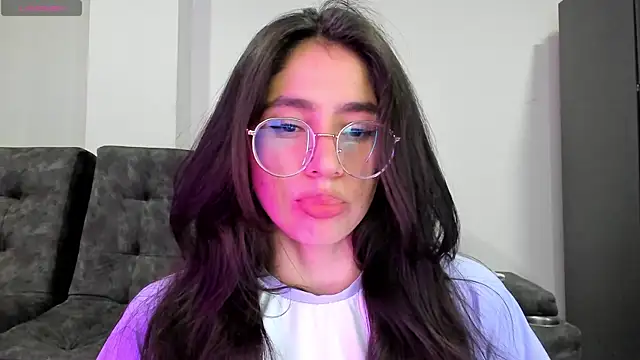 Snapshot of emmadiaz1 chatting on January 31, 2025, 4:25 am emmadiaz1 online show from January 31, 2025, 4:25 am