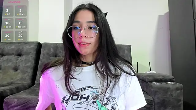 Snapshot of emmadiaz1 chatting on November 4, 2025, 2:48 am emmadiaz1 online show from November 4, 2025, 2:48 am