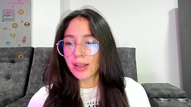 Snapshot of emmadiaz1 chatting on March 22, 2025, 6:00 am emmadiaz1 online show from March 22, 2025, 6:00 am