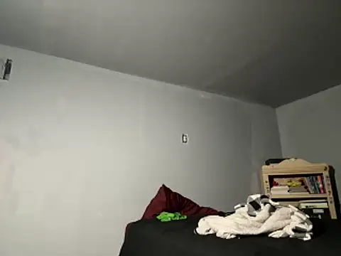 SluttyLyfe4L online show from April 1, 2026, 4:03 am